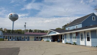 Pelican Motel exterior