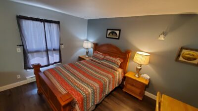 Bed at Pelican Motel